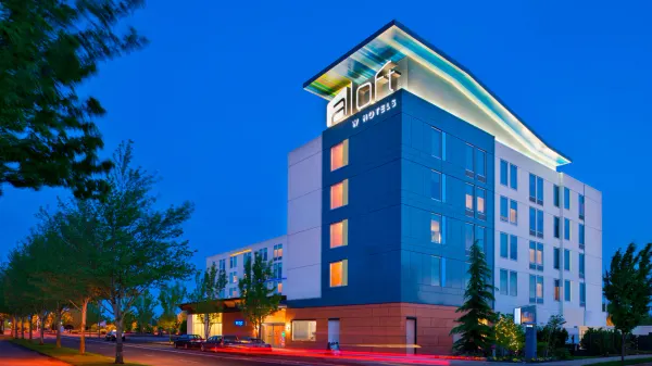 Aloft Portland Airport at Cascade Station image
