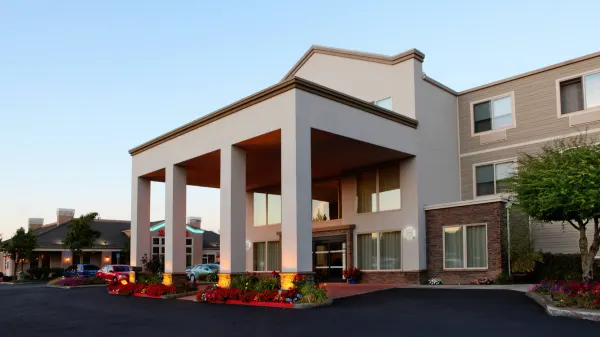 Four Points by Sheraton Portland East photo