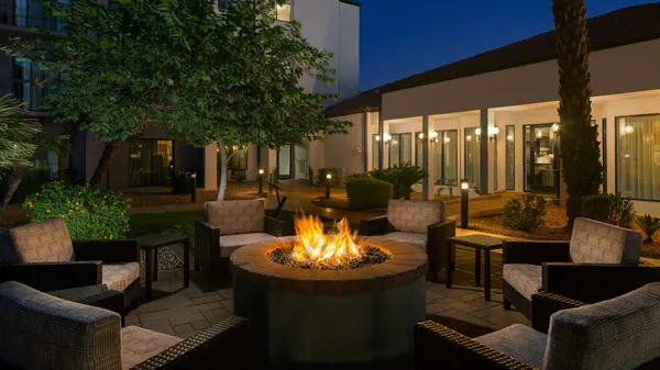 Courtyard Phoenix Airport image