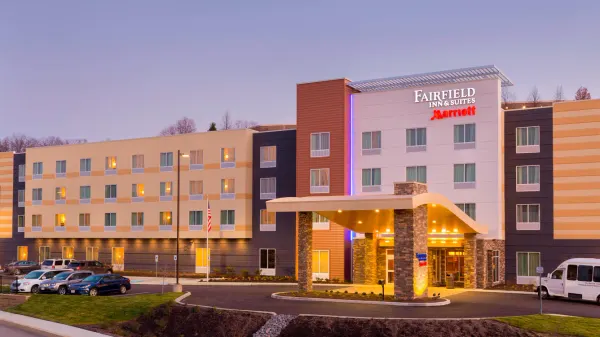 Fairfield Inn & Suites Pittsburgh Airport/Robinson Township image