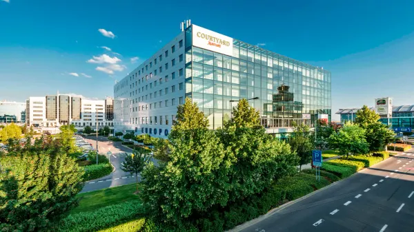 Courtyard Prague Airport photo