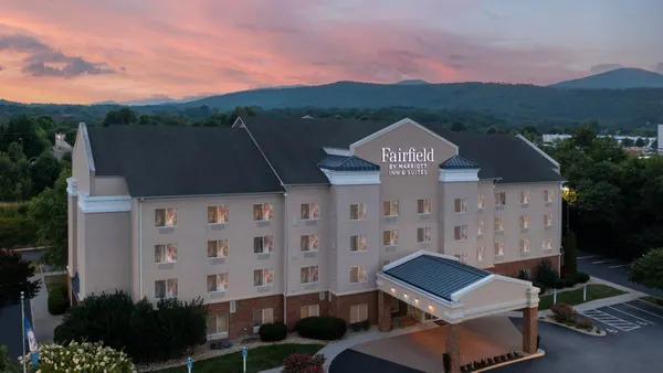 Fairfield Inn & Suites Roanoke Hollins/I-81 photo