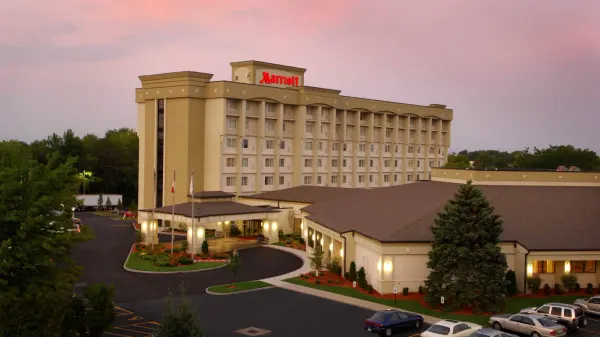 Rochester Airport Marriott photo