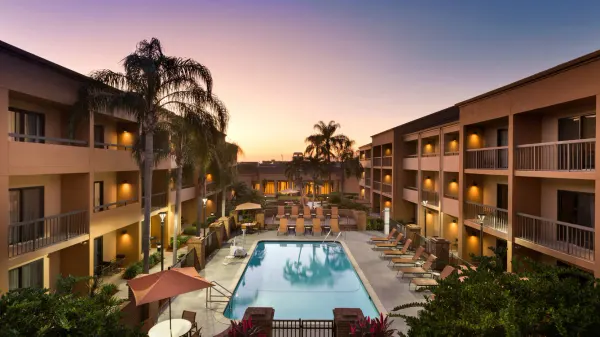 Courtyard Fort Myers Cape Coral photo