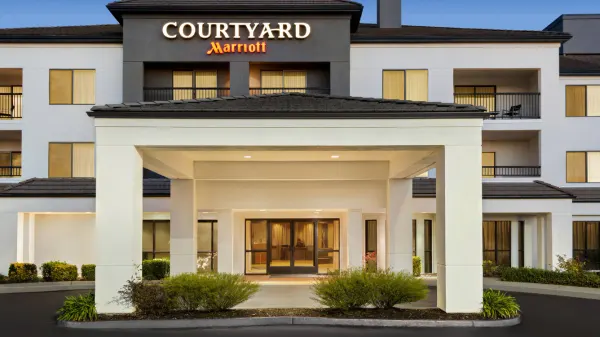 Courtyard Roseville image