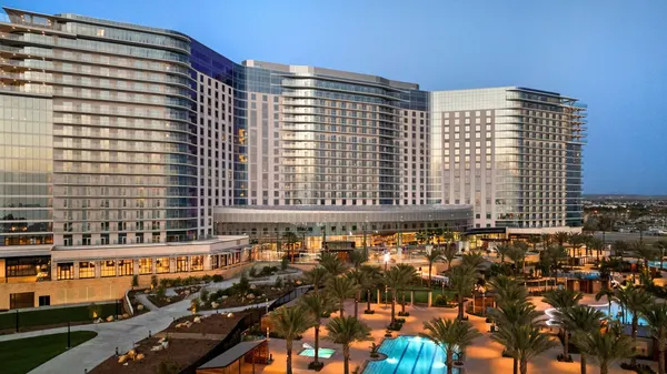 Gaylord Pacific image