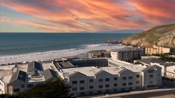 Fairfield Inn & Suites San Francisco Pacifica image