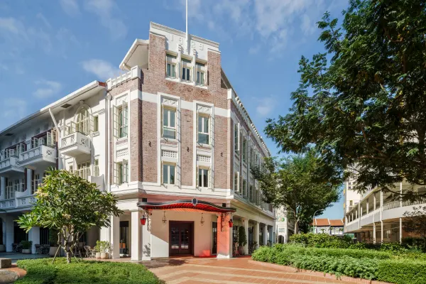 Maxwell Reserve Singapore, Autograph Collection image