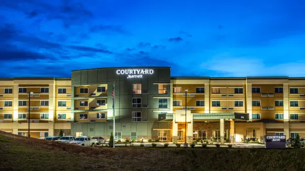 Courtyard Somerset image