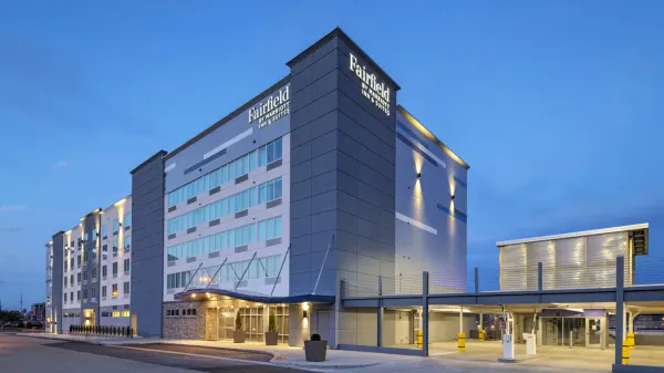 Fairfield Inn & Suites St. Louis Downtown image