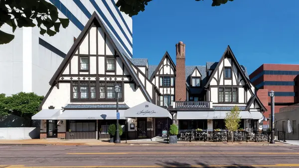 Seven Gables Inn, St. Louis West, a Tribute Portfolio Hotel image