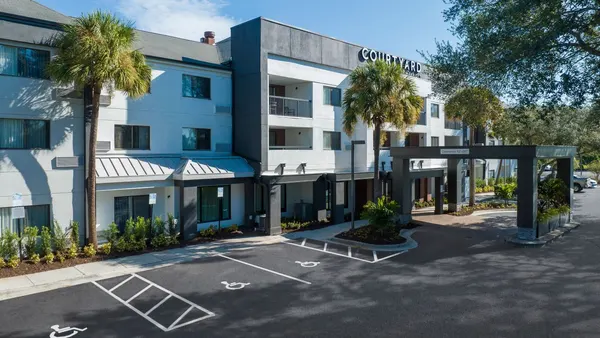 Courtyard Tampa North/I-75 Fletcher image
