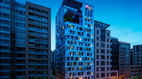 Aloft Taipei Zhongshan image