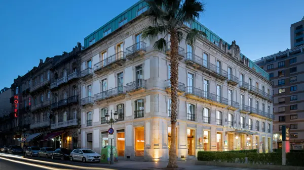 AC Hotel Palacio Universal photo