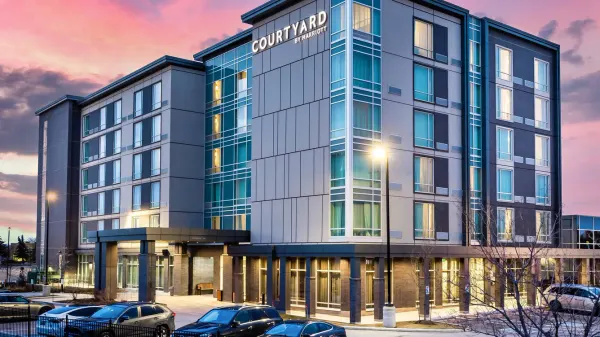Courtyard Burlington photo