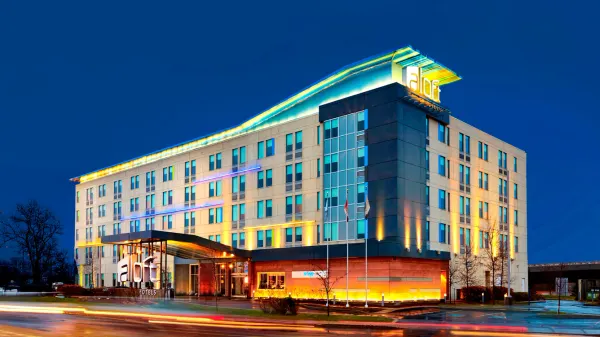 Aloft Montreal Airport image