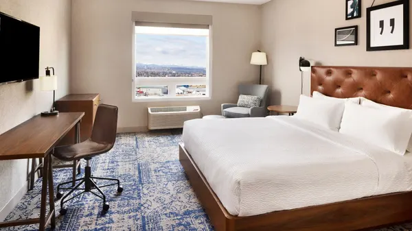 Four Points by Sheraton Calgary Airport image