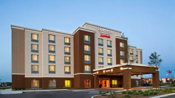 Fairfield Inn & Suites Toronto Mississauga image